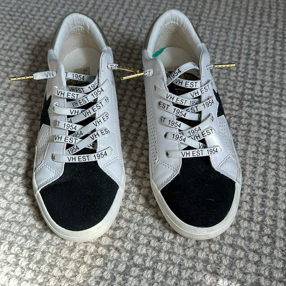 Vintage Havana Star Low Top Sneakers - Size 6.5